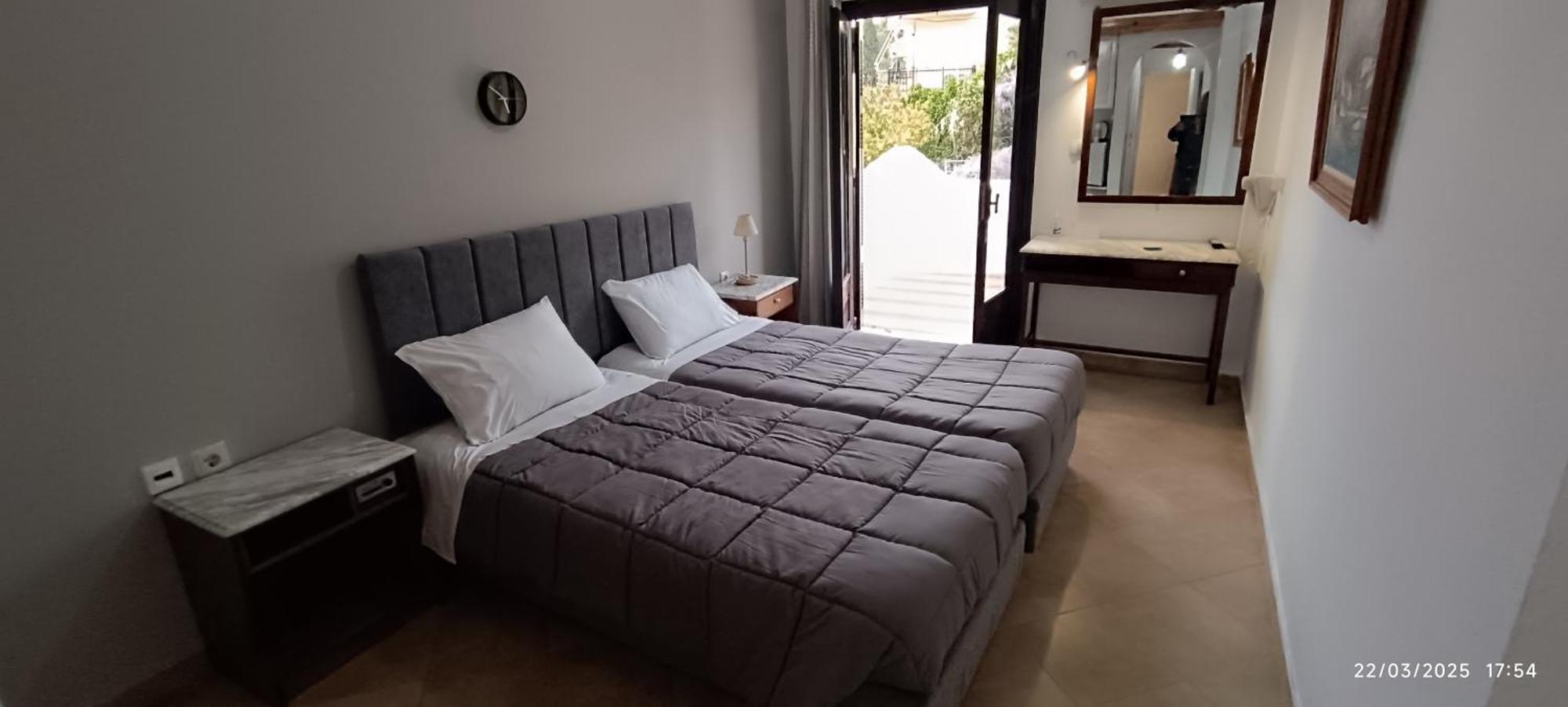Odysseas Hotel Samos Exterior photo